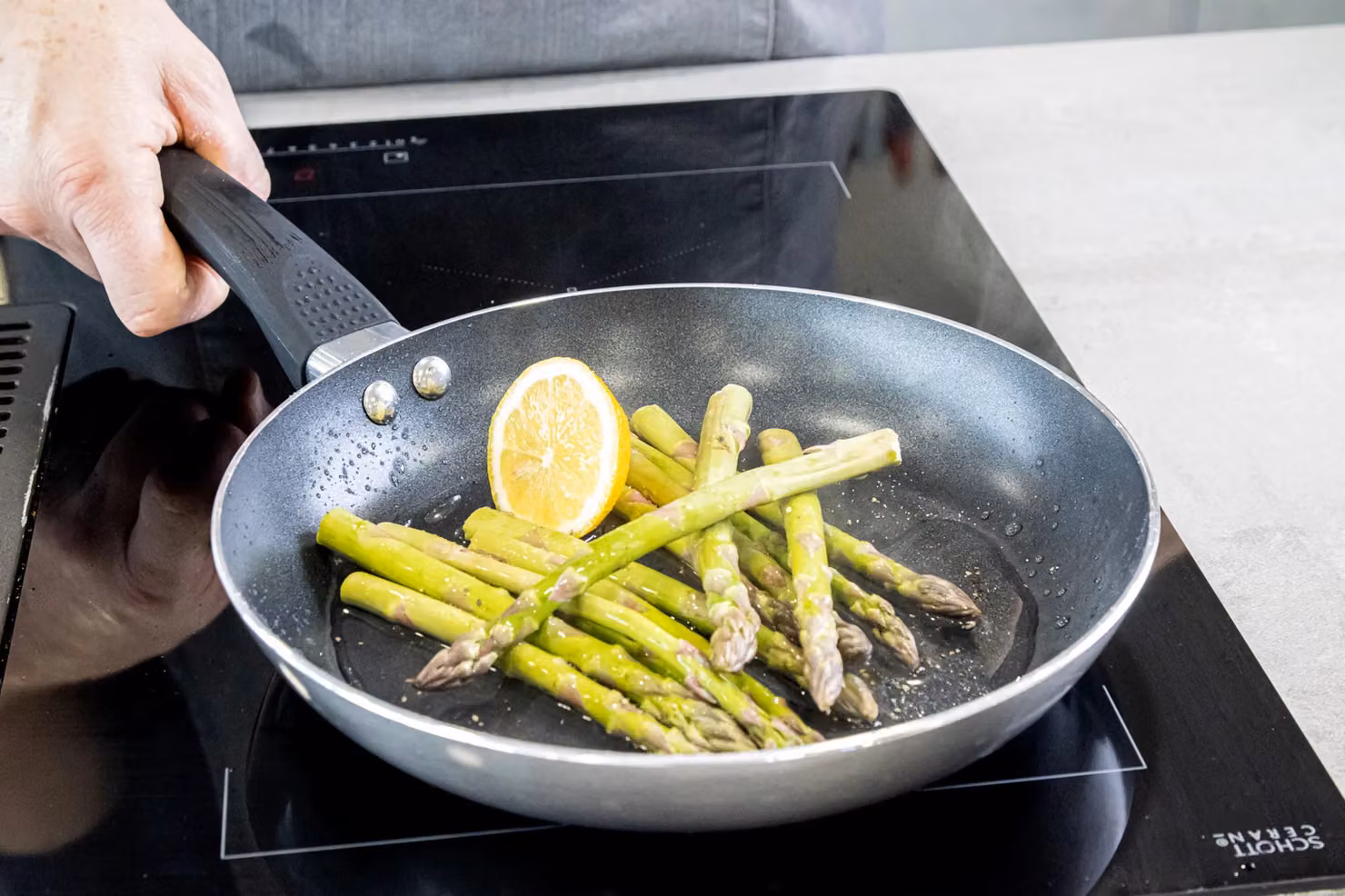 KitchenCraft Non-Stick Aluminium Frying Pan, 24cm, Black or Grey – 5