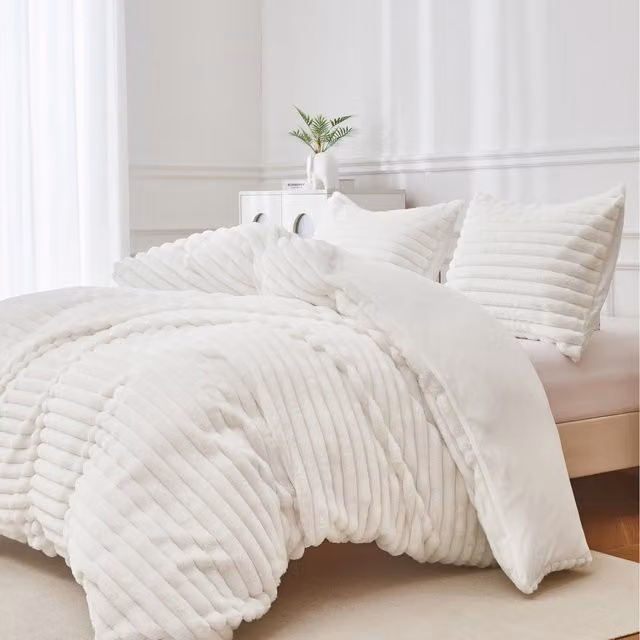 Ezysleep Super Soft Luxury Faux Fur Striped Duvet in Beige and White, 230 cm