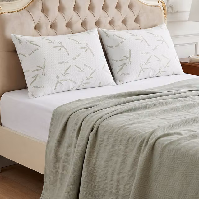 Livingandhome Pack of 2 White Waterproof Pillowcases with Bamboo and Floral Pattern