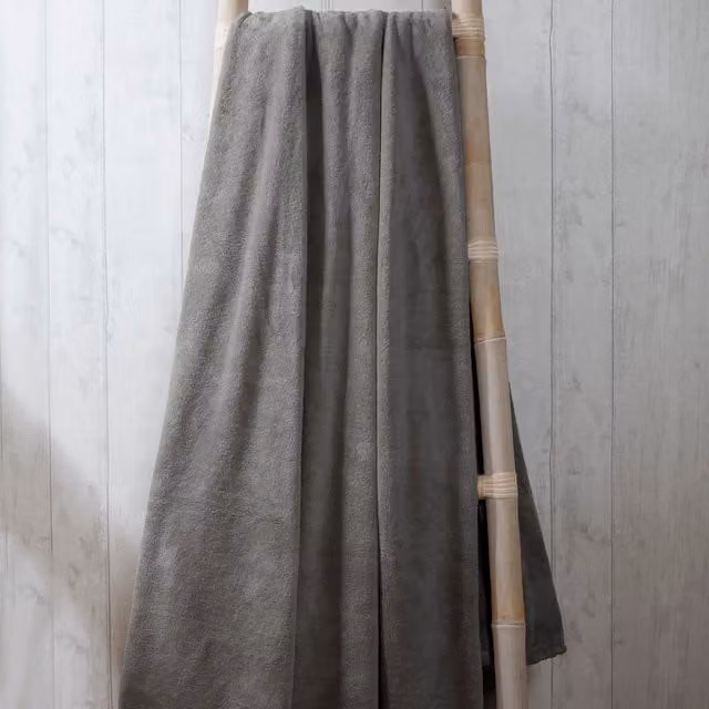 Rapport Home Plain Polyester Fleece Throw in Anthracite and Silver, 200 cm