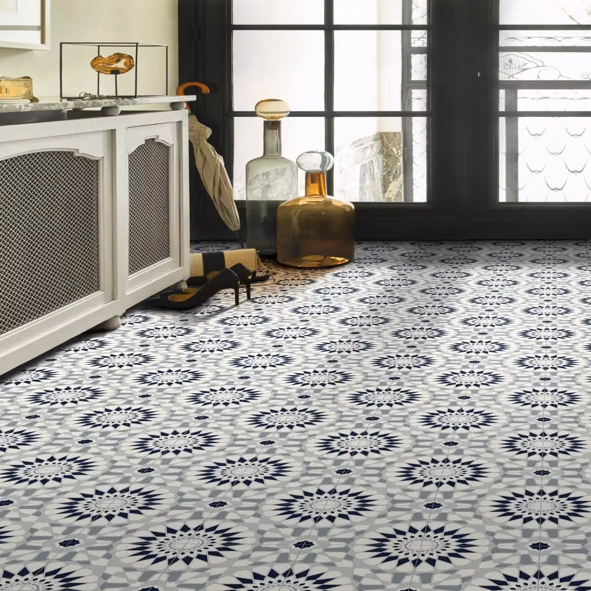 Aurora Black and White Designer Effect Vinyl Flooring, 2.8mm Thickness, W: 200 cm x L: 300 cm – 2