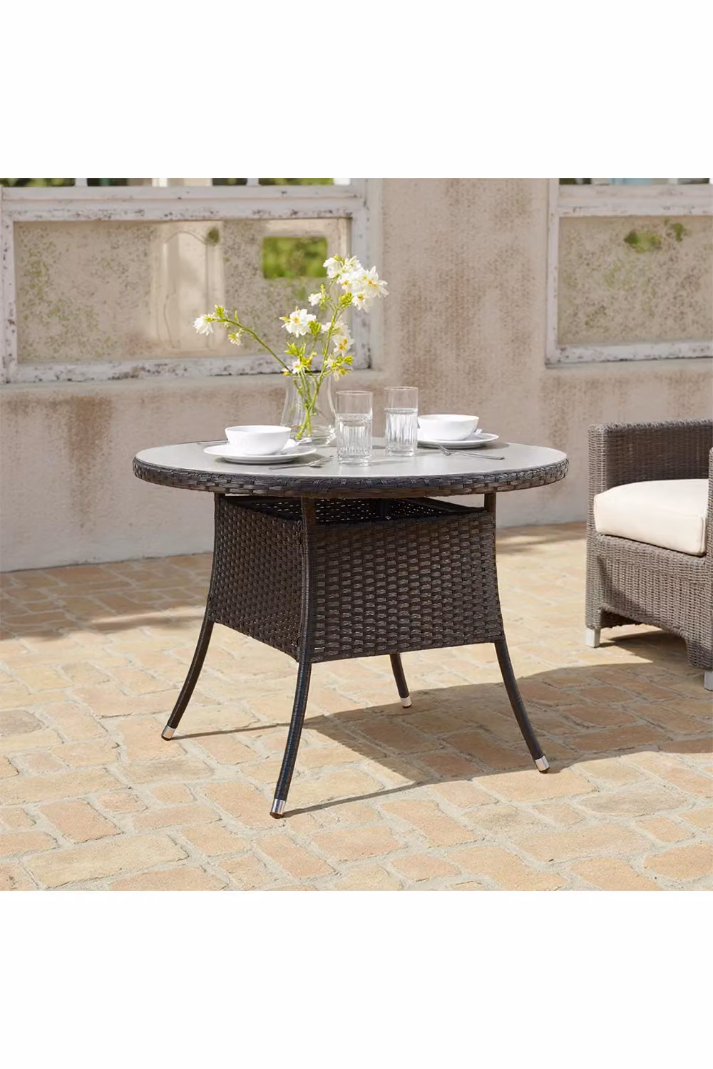 Living and Home Garden Round Rattan Table with Tempered Glass Top and Parasol Hole in Black – 2