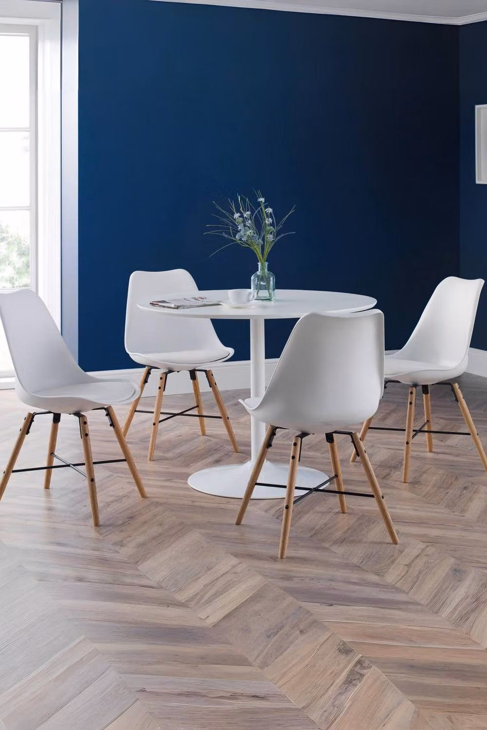 Julian Bowen Kari Set of 2 Plastic and Metal Dining Chairs in White – 2