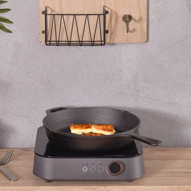 Livingandhome Uncoated Cast Iron Frying Pan, Grey/Black, Diameter: 26 cm