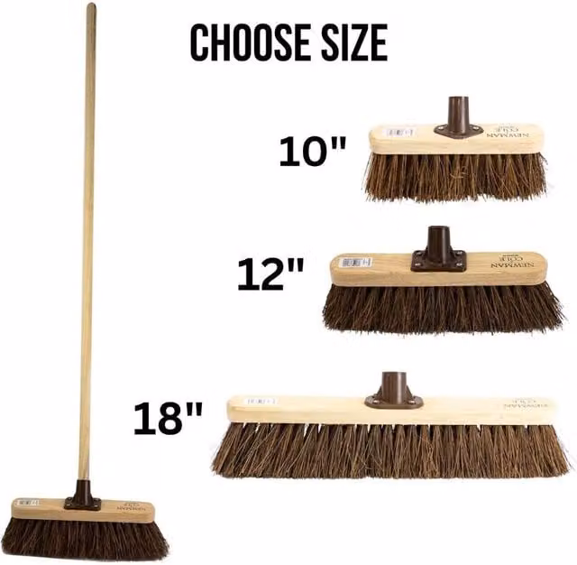 NESTLUNE Brown Outdoor Broom with Handle and Natural Fibre, H 100 cm x W 15 cm