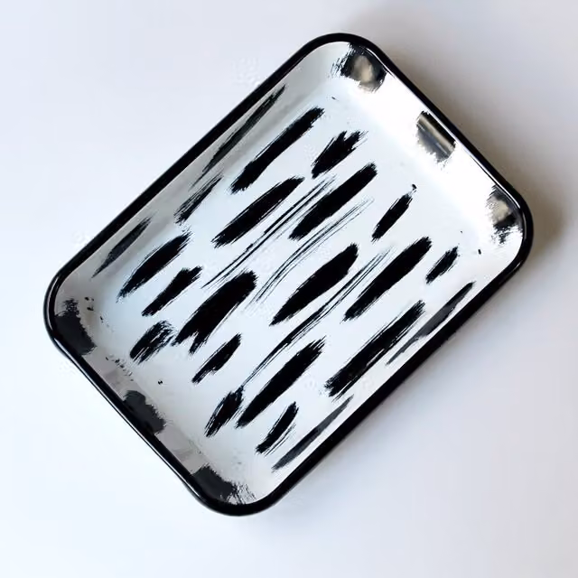 Elifle Striped Enamel Rectangular Tapas Antipasti Mezze Platter, White and Black, 26 cm