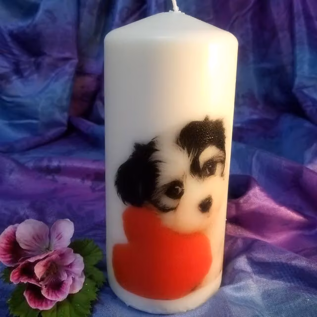 Viki Love and Kisses 1 Candle in White