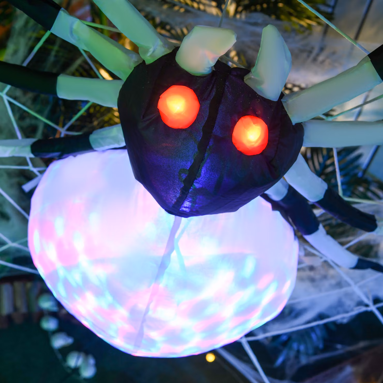 HOMCOM Hanging Inflatable Halloween Spider with Multicolour LED Lights in White and Red – 5