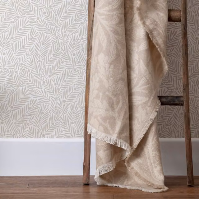 Morris & Co. Acorn Tonal Jacquard Throw with Fringes in Beige, W: 130 cm, D: 170 cm – 1