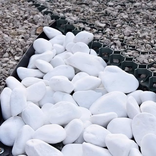 Extra White Marble Decorative Stones 20-40mm, 20kg