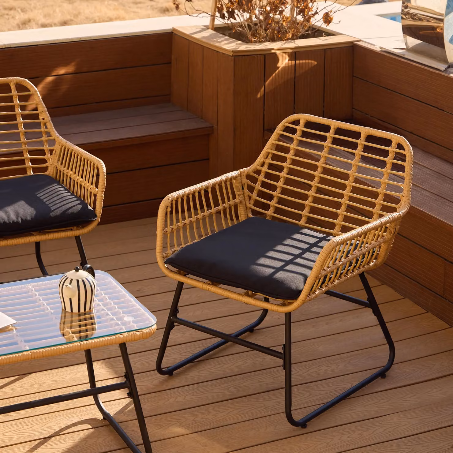 Nordlys Scandinavian Garden Lounge Set in Black Rattan and Metal – 3