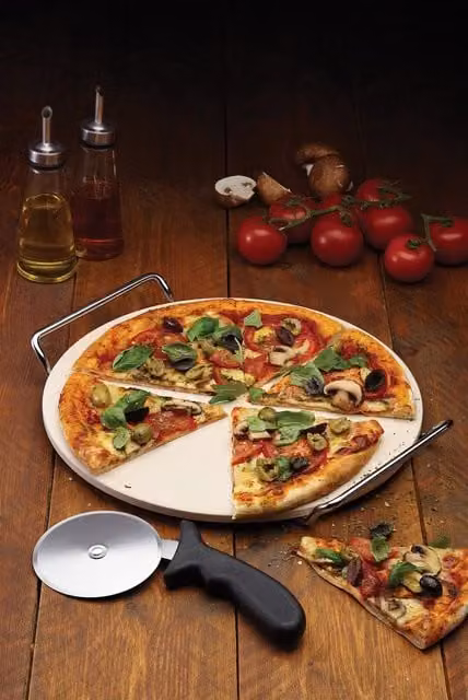 World of Flavours Italian Pizza Stone Set in Beige – 1