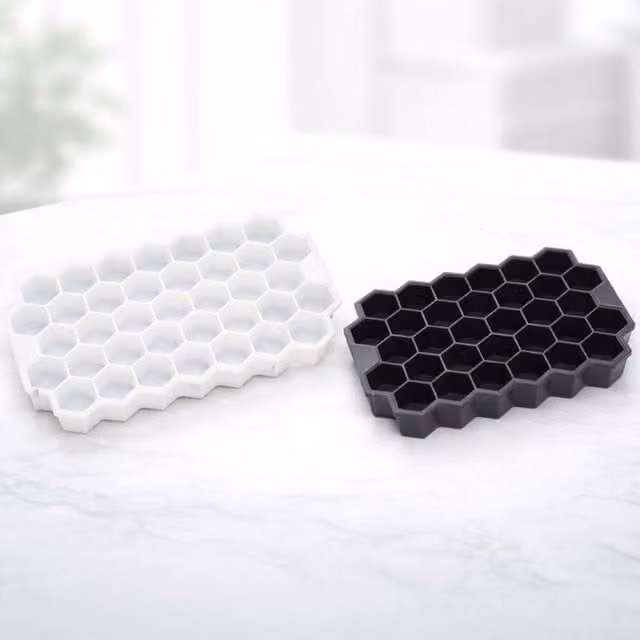 Lovii Silicone Hexagon Ice Cube Tray with Lid in Black – 1
