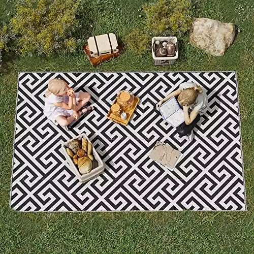 Outsunny Reversible Geometric Outdoor Rug in Black and White, W: 152 cm, D: 243 cm – 3