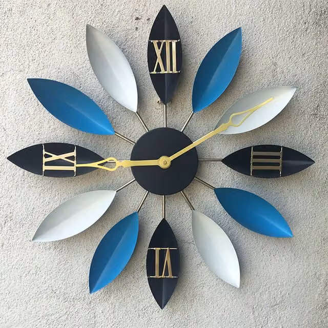 Livingandhome Leaf-Shaped Silent Analog Metal Wall Clock in Black, Blue and White