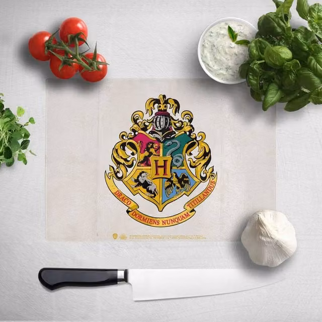Zavvi Harry Potter Hogwarts Multicolour Glass Rectangular Chopping Board W: 40.0 cm, H: 30.0 cm, D: 1.0 cm – 1