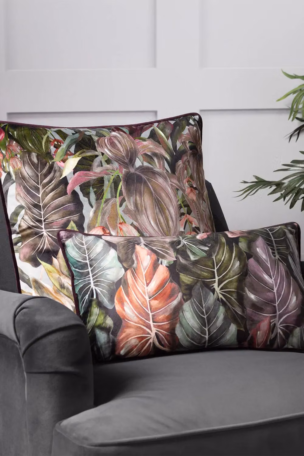 Wylder Tropics Floral Velvet Rectangular Cushion in Brown and Multicolour, W: 50 cm, H: 30 cm – 2