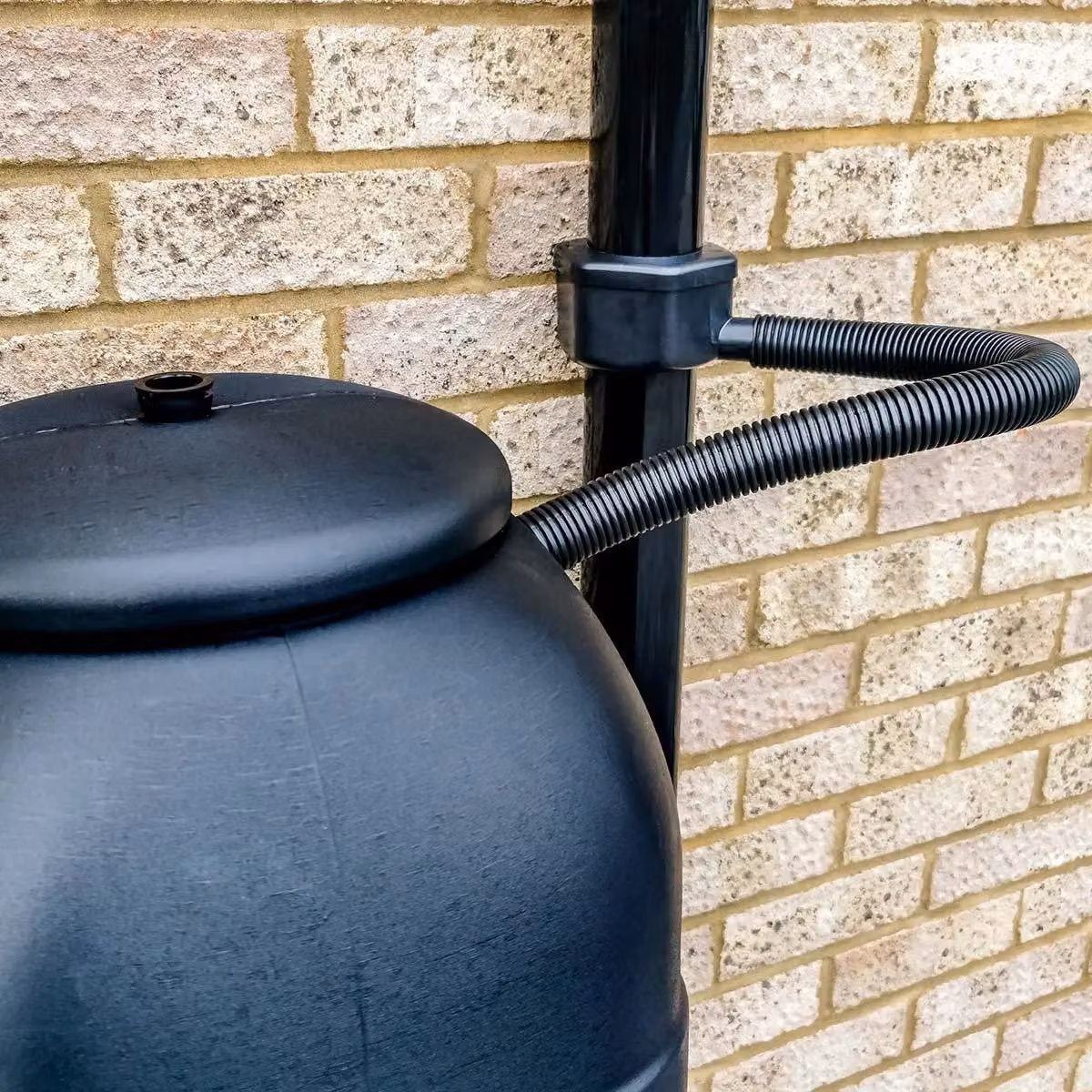 Charles Bentley 100L Black Plastic Round Garden Water Butt Set with Stand, Tap and Filler Kit – 3