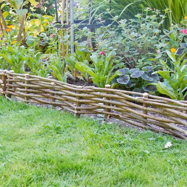 Primrose Woven Hazel Hurdle Edging in Brown