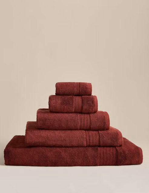 M&S Egyptian Cotton Fluffy Quick Drying Towel in Red