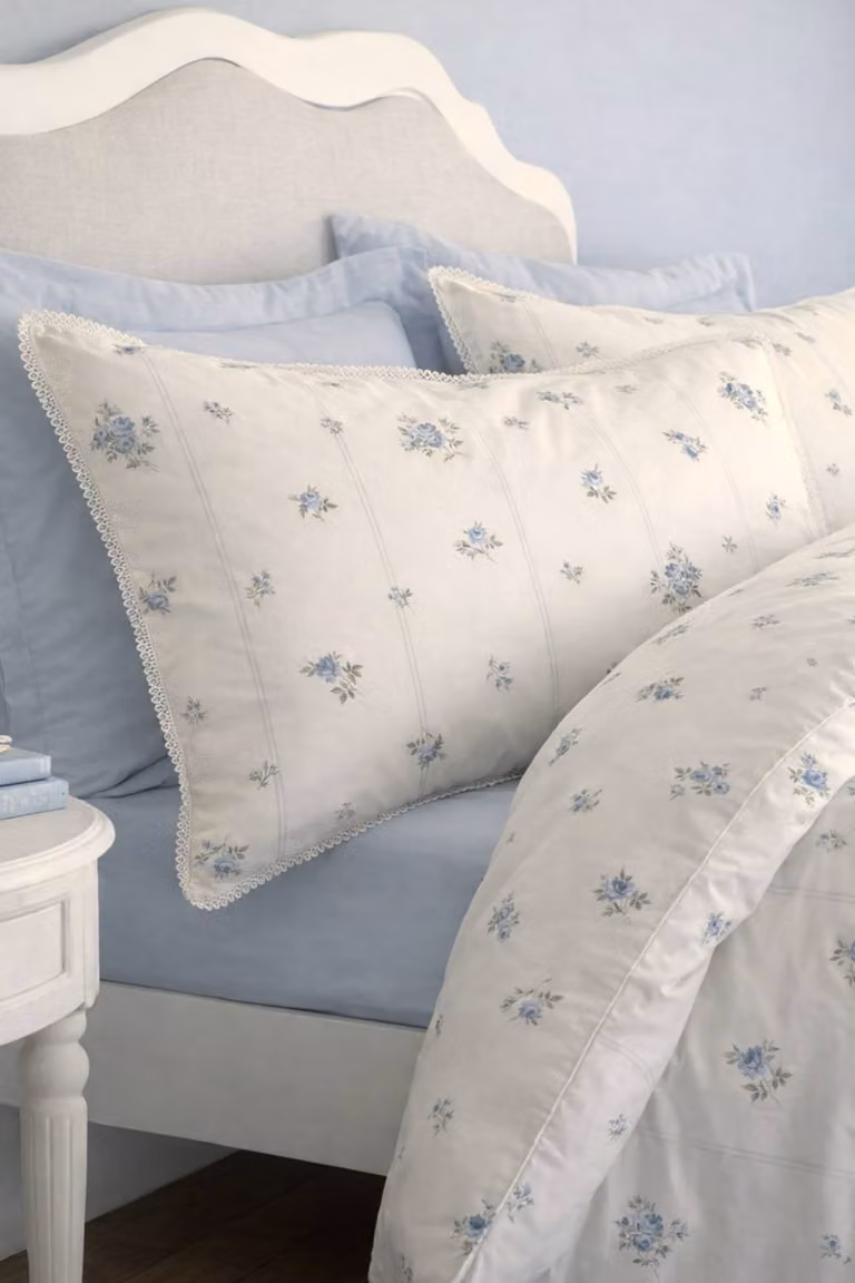Bianca Vintage Rosebud Lace 200 TC Cotton Percale Reversible Duvet Cover and Pillowcase Set, Blue, W/D/H: 140 x 200 cm and 90 x 200 cm