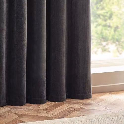 Riva Home Grey Chenille Velvet Eyelet Curtains, W/H: 117 x 137 cm – 4