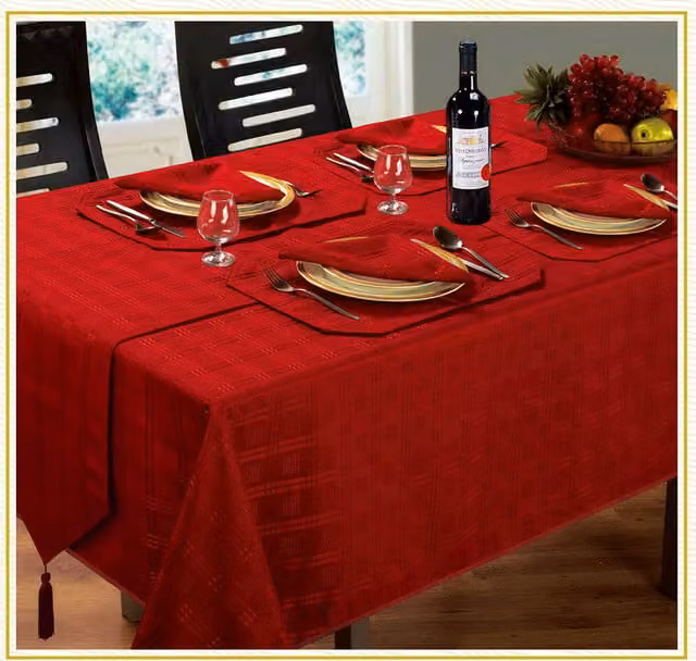 Kitchen Trends Modern Jacquard Hampton Rectangular Tablecloth in Red, W: 132.08 cm x L: 177.8 cm
