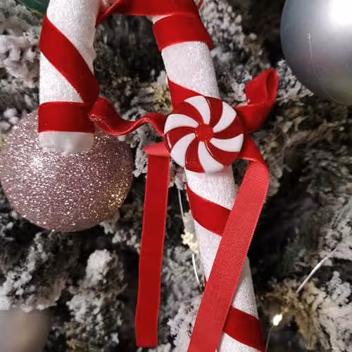 Samuel Alexander Red and White Striped Hanging Christmas Candy Cane Textile Pendant Decoration, 29 cm – 4