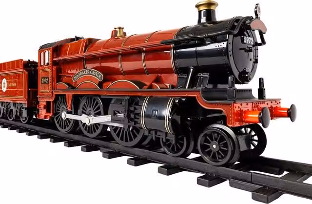 Lionel Harry Potter Ready to Play Trainset, 37 Piece, Red and Black