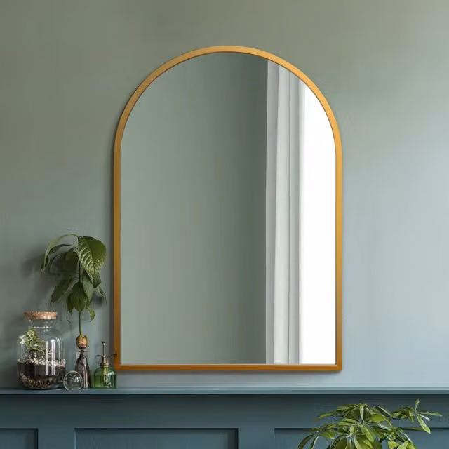 MirrorOutlet The Arcus Metal Framed Arched Wall Mirror in Gold, 100 cm