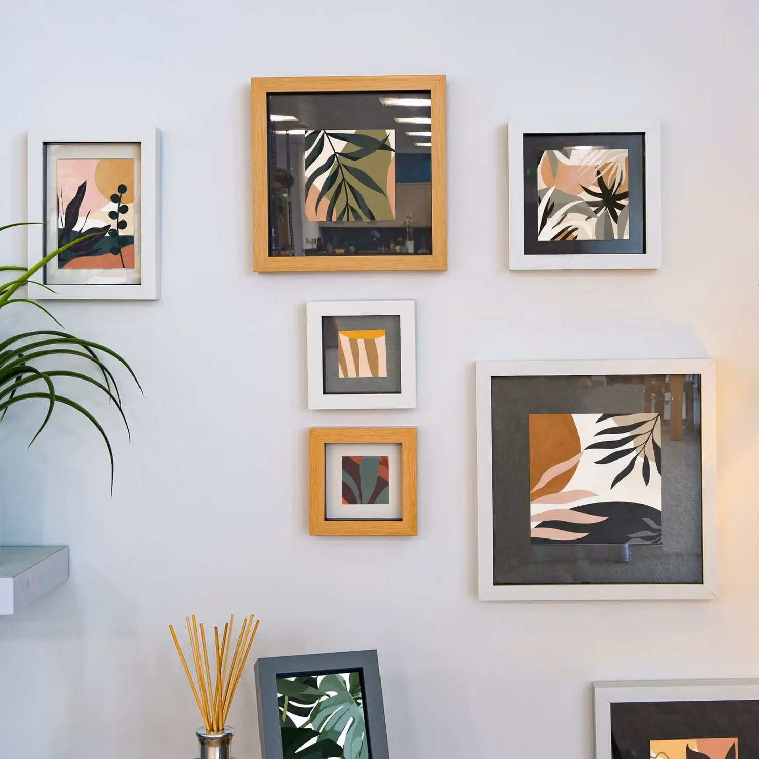 Nicola Spring Rectangular Single Tabletop Photo Frame in Wood, Plastic and Glass, W/H: 15 x 20 cm, Available in Beige, Brown or Black – 2