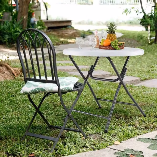 KORVIXA Round Outdoor Folding Dining Table in White Plastic, W/D/H: 100 x 100 x 81 cm