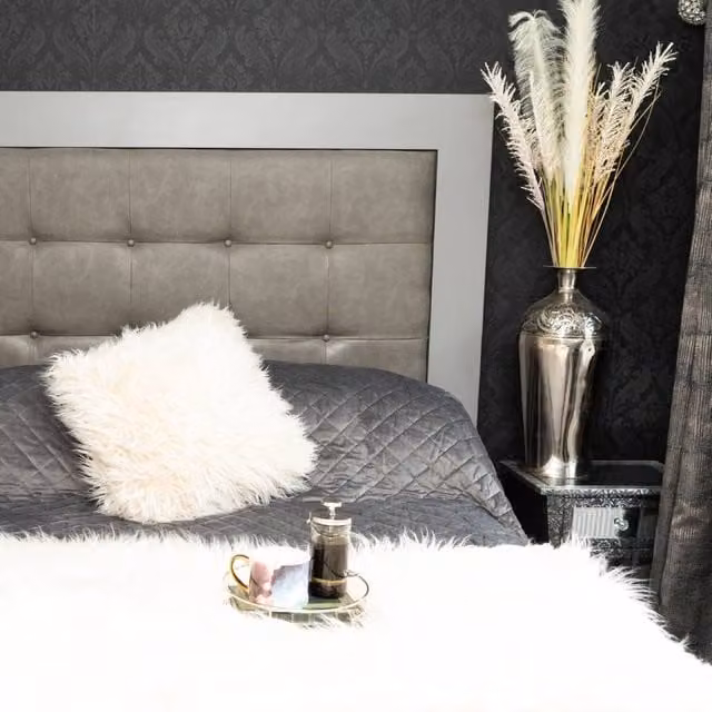 Madison & Mayfair White Soft Fluffy Faux Fur Throw Blanket