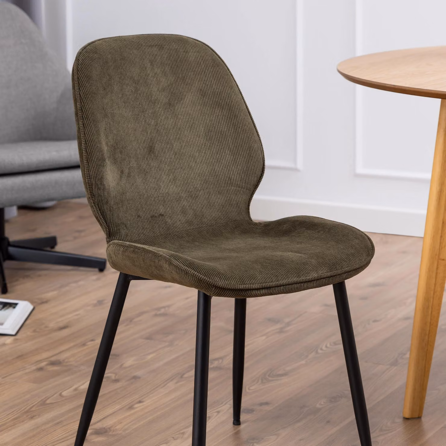 Furniture To Go Femke Dining Chair in Green with Black Metal Legs – 4