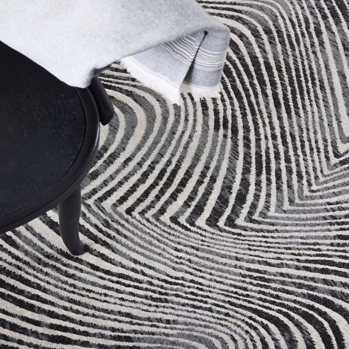 The Rug Shop UK Black Modern Abstract Optical 3D Easy To Clean Polypropylene Area Rug W: 160 cm, D: 230 cm – 2