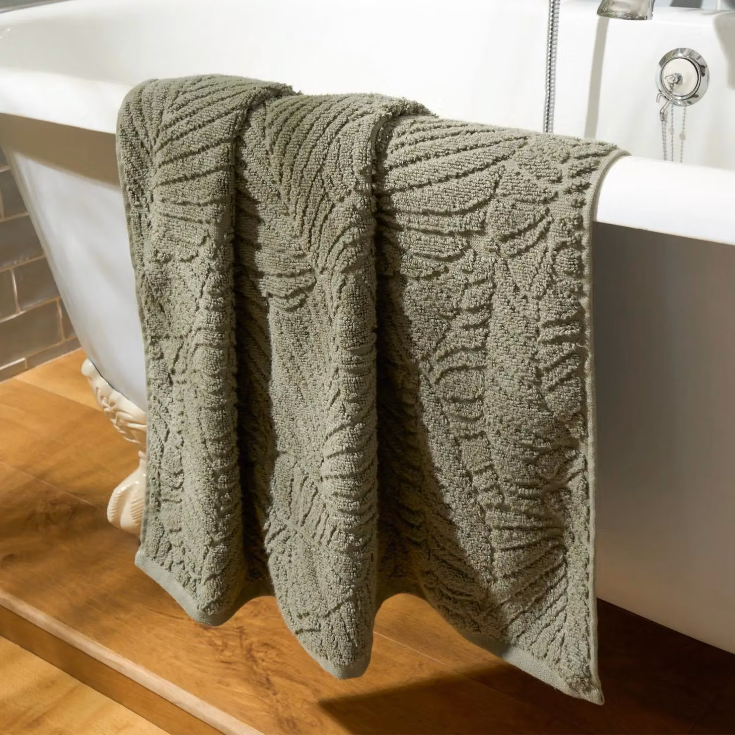 OHS 2 Pack Green Floral Jacquard Cotton Hand Towels with Hanging Loop – 5