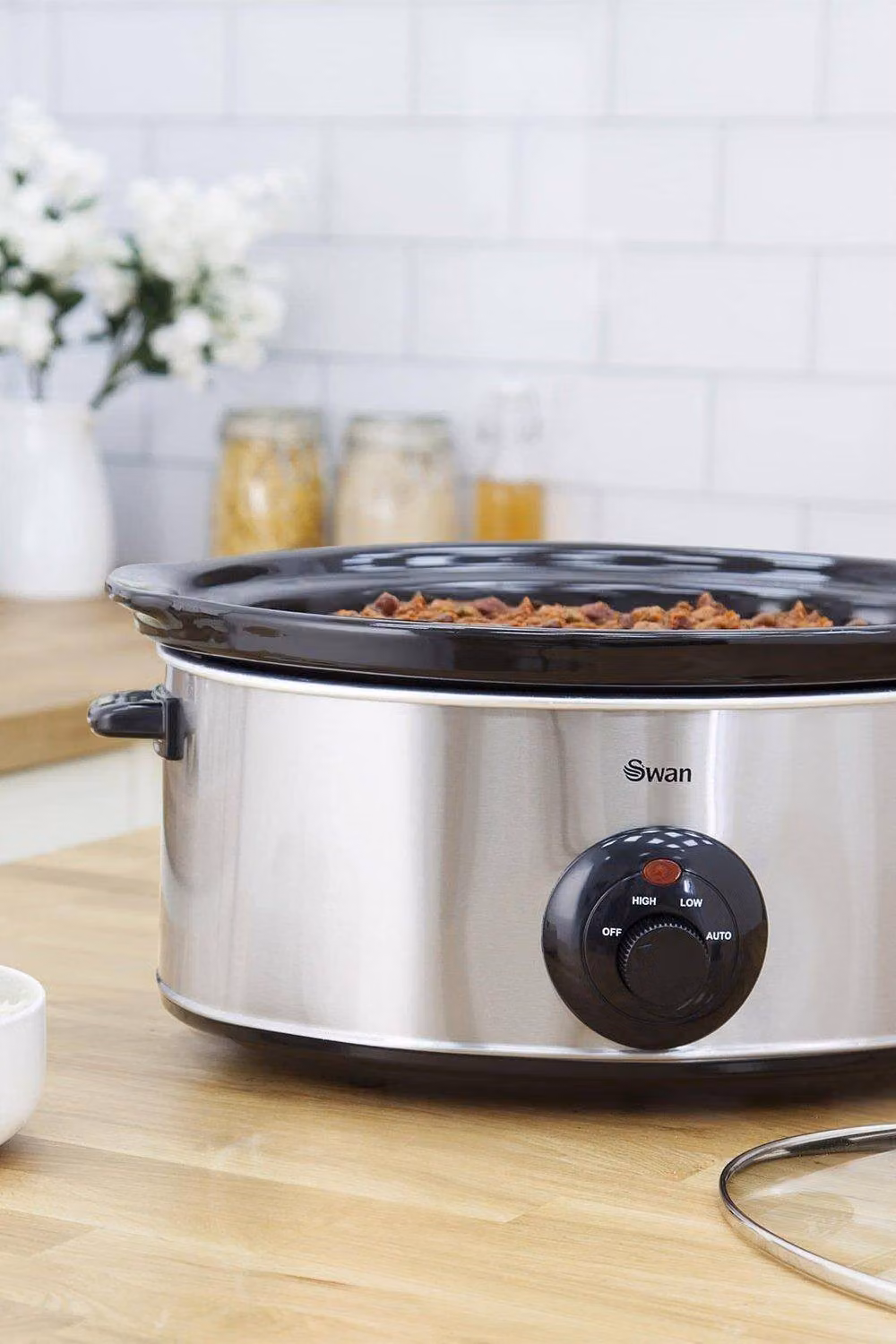 Swan 6.5 Litre Stainless Steel Slow Cooker with Keep Warm Function in Silver – 3