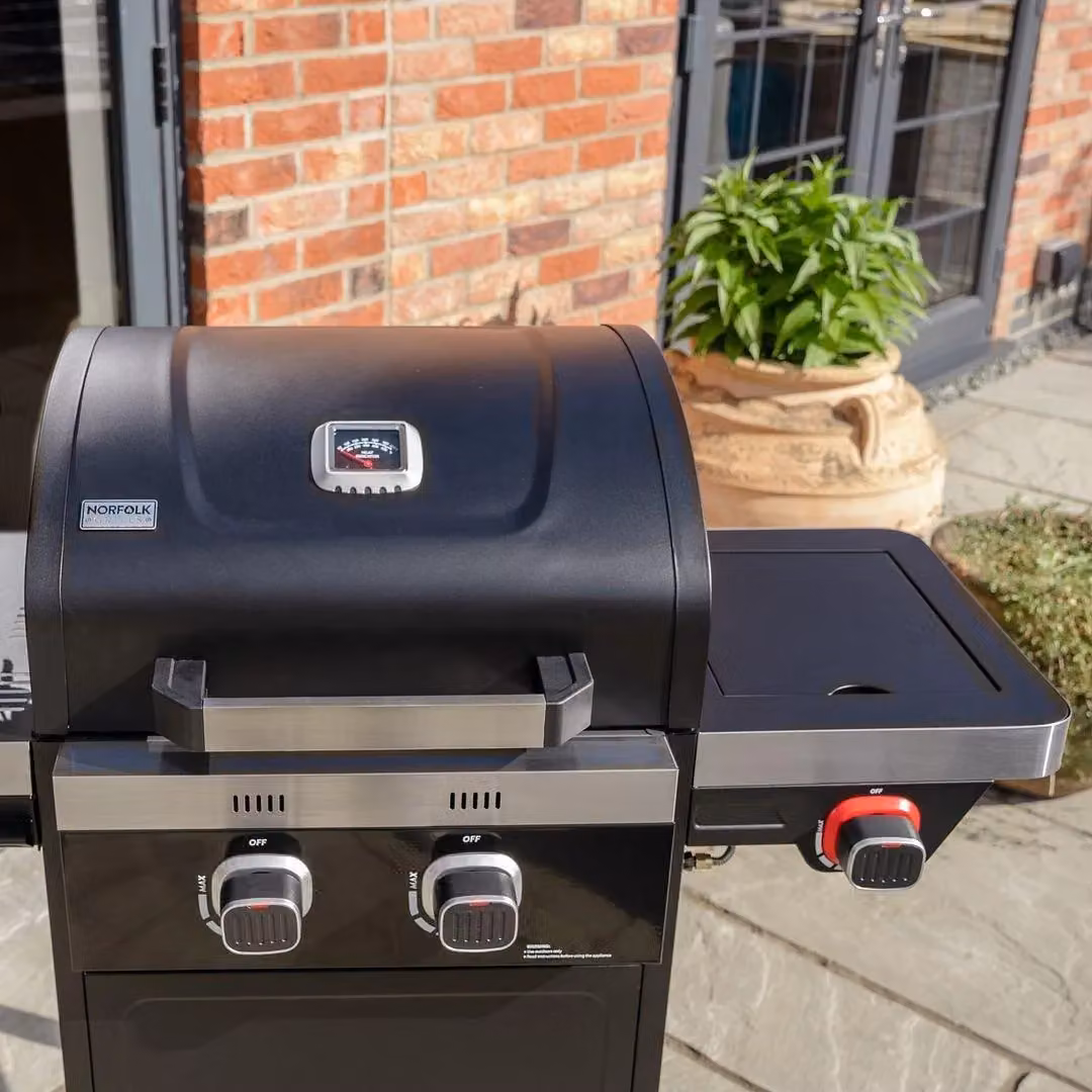 Norfolk Grills Vista 200 Gas Barbeque with Side Burner, Warming Rack and Thermometer in Black – 3
