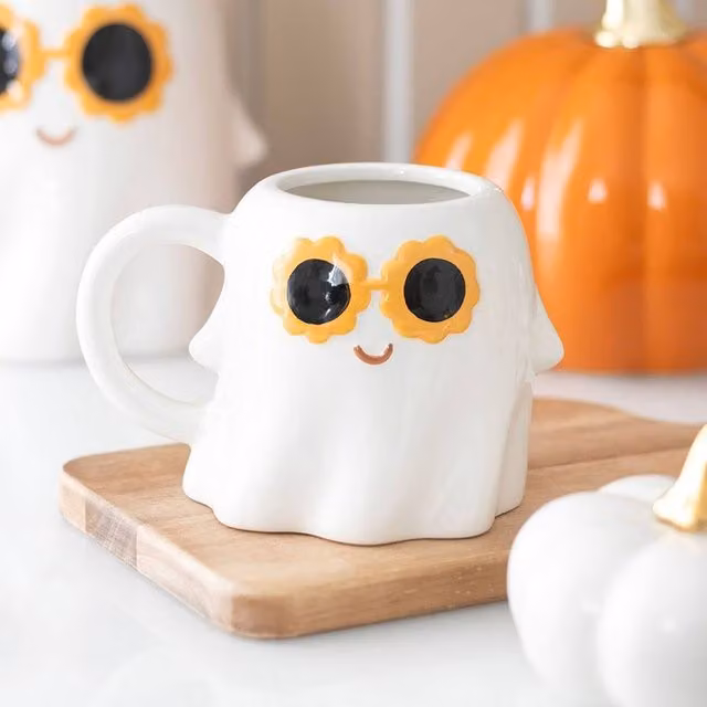 Uniqueful Groovy Ghost Ceramic Mug in White, 550ml