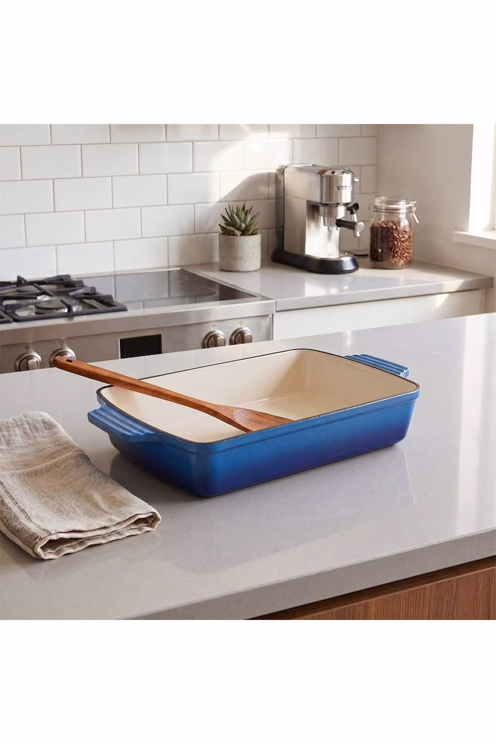 Living and Home 3L Enamelled Cast Iron Roasting Pan in Blue – 2