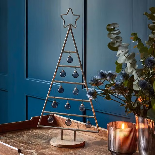 Ivyline Silver Pewter Christmas Tree Sculpture with Star, H71 x W35 x D15 cm – 1