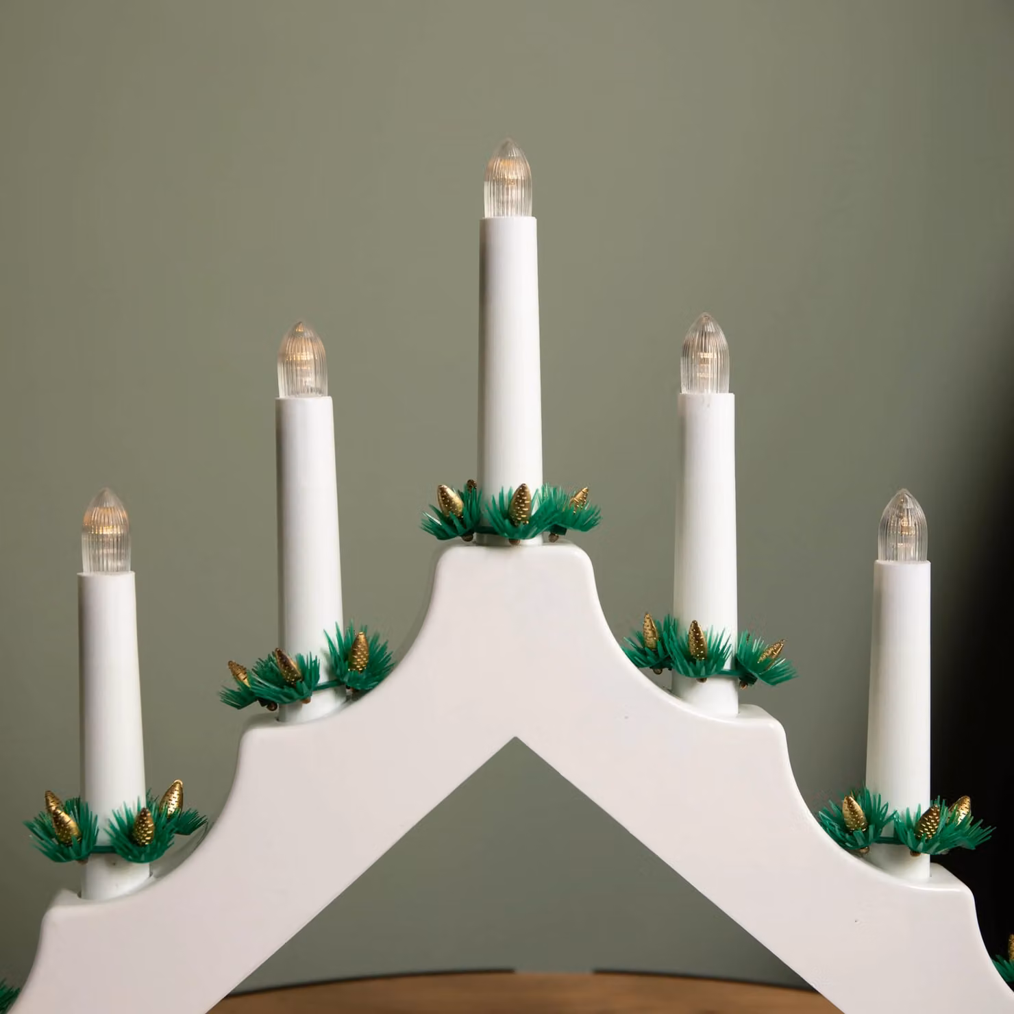 Samuel Alexander White Battery Operated Light Up Christmas Candle Bridge with 7 Warm White LEDs, Height: 41 cm – 4