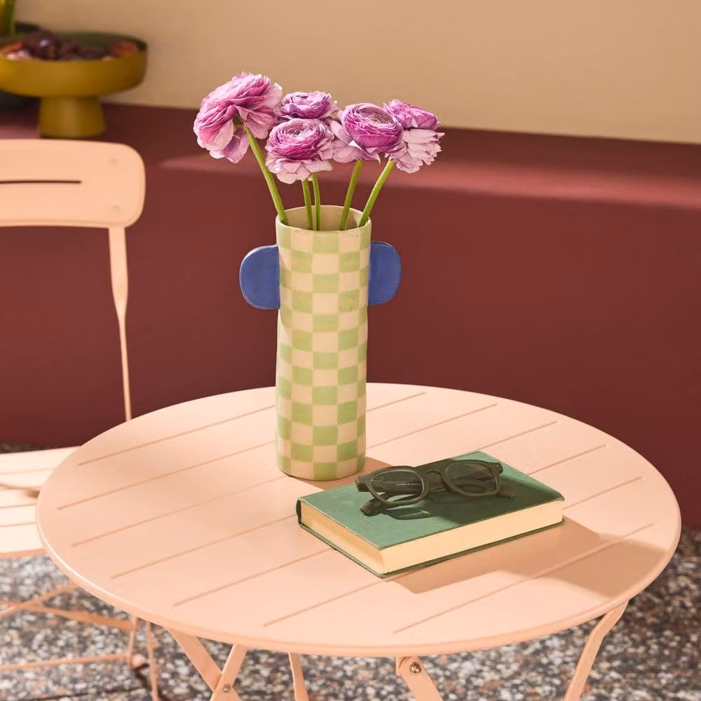 Sweekeek Round Steel Bistro Garden Table and 2 Folding Chairs Set in Pink – 3