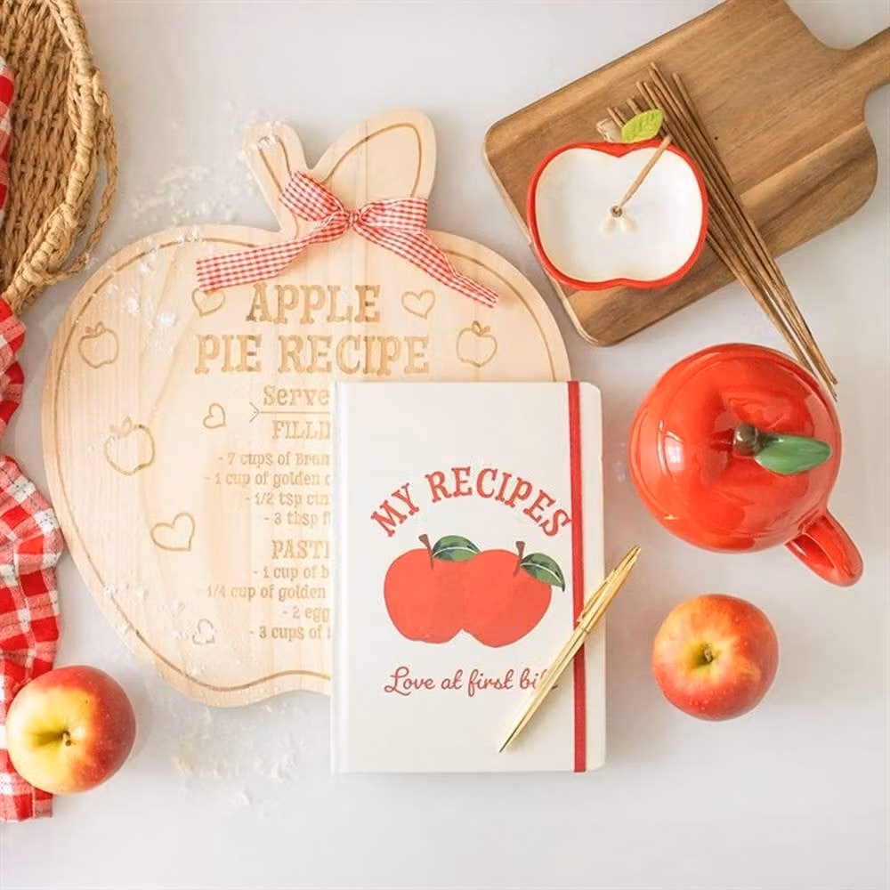 Uniqueful Apple Shaped Ceramic Lidded Mug in Red, 550ml – 2