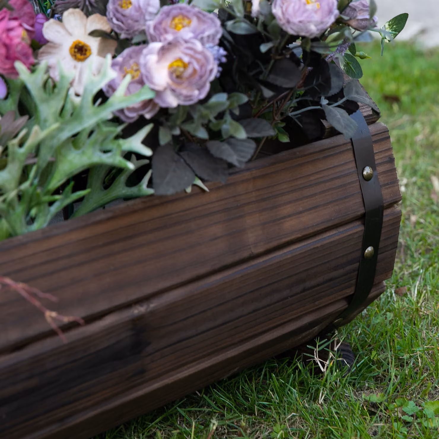 Outsunny Set of 2 Brown Wooden Planter Tubs for Indoor and Outdoor Floral Displays – 6