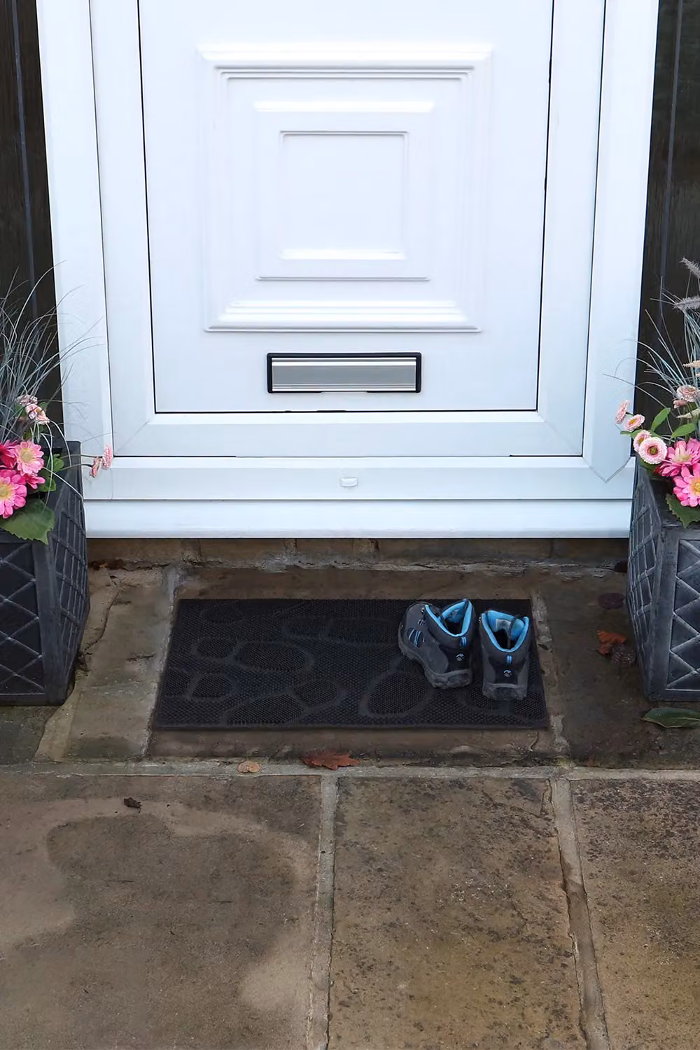 JVL Black Rubber Pin Doormat, W: 40 cm, D: 60 cm – 2