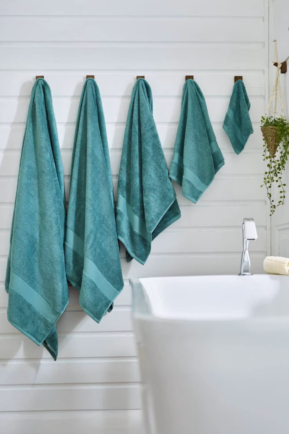 Deyongs Egyptian Embrace Fluffy Cotton Terry Towels in Green – 2