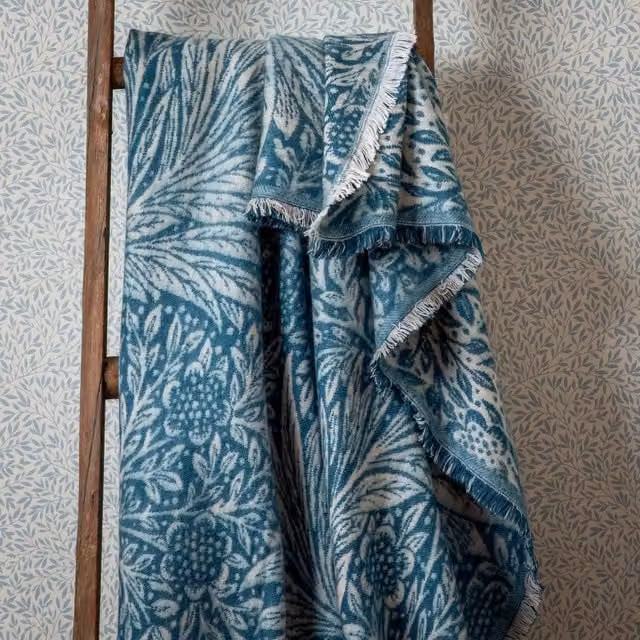 Morris & Co. Blue Jacquard Throw with Fringes, W/D/H: 130 x 170 cm – 1