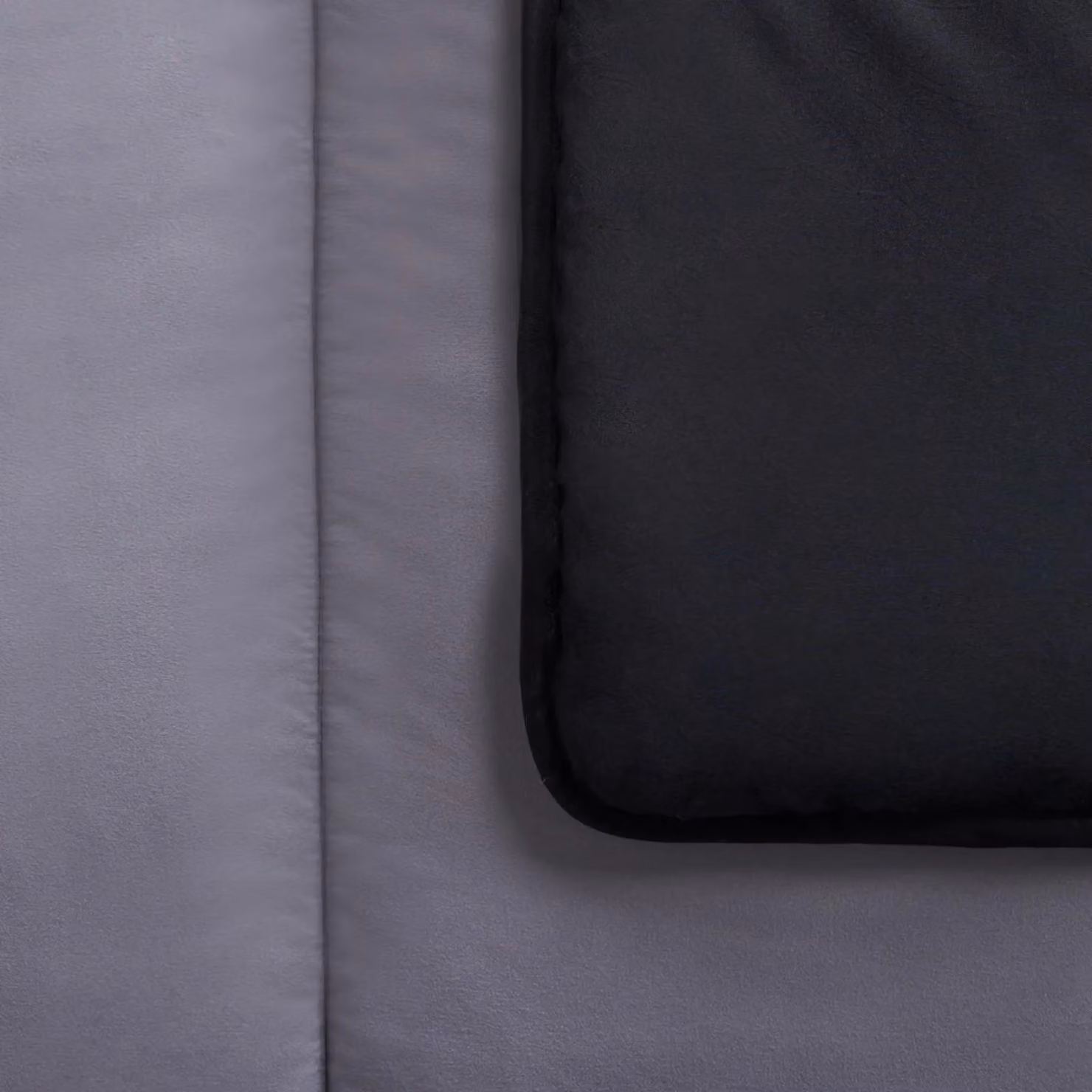 OHS Single Coverless Duvet Set with Pillowcase, 10.5 TOG Reversible Microfibre Quilt in Black and Grey, W/D/H: 135 x 200 cm – 2