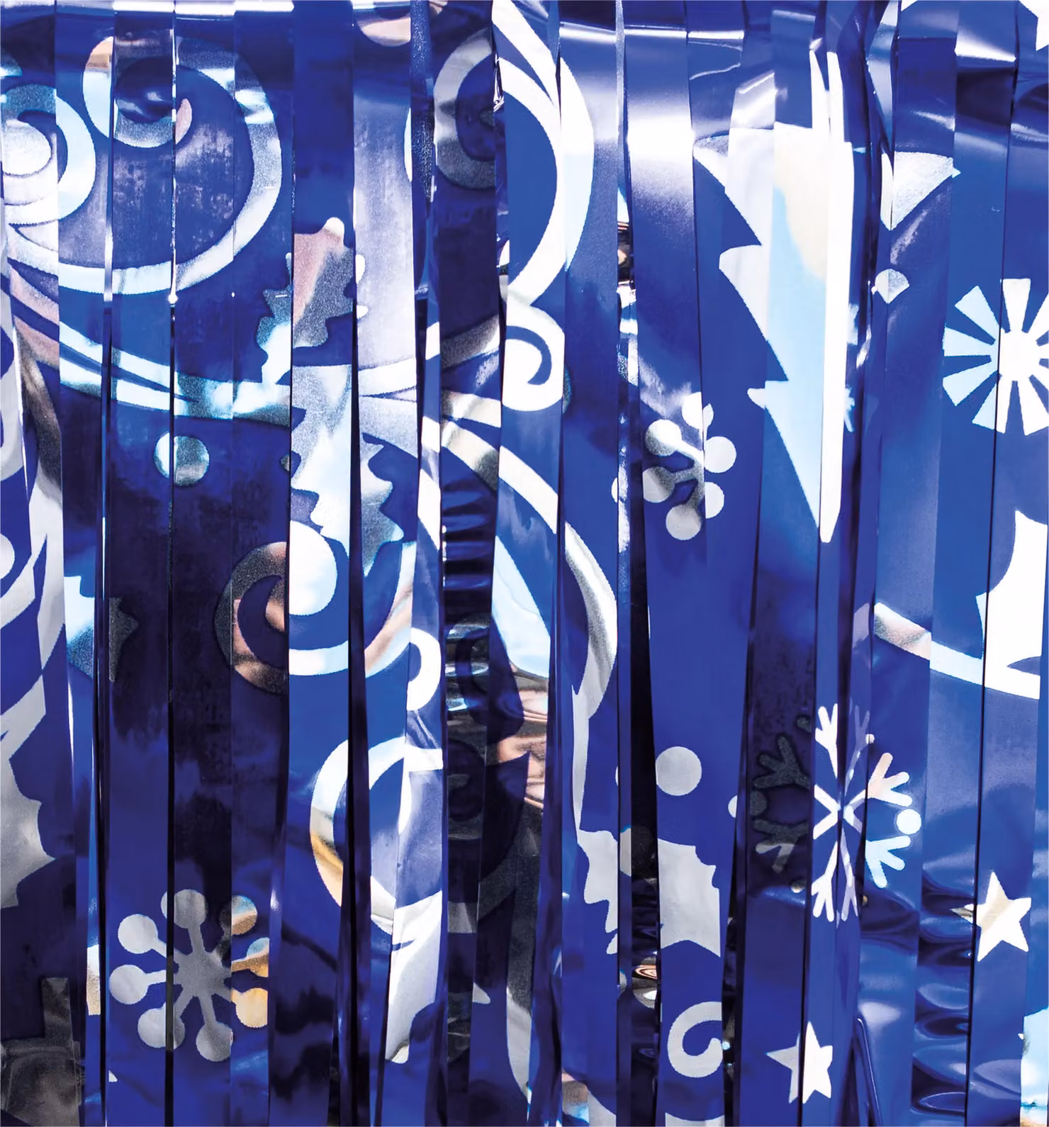 Netagon Blue Shimmer Tinsel Curtain with Reindeer and Christmas Tree Design, W: 1 m, H: 3 m – 7